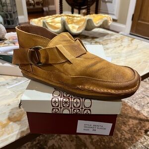 Jeffrey Campbell NEW* mint condition in original box